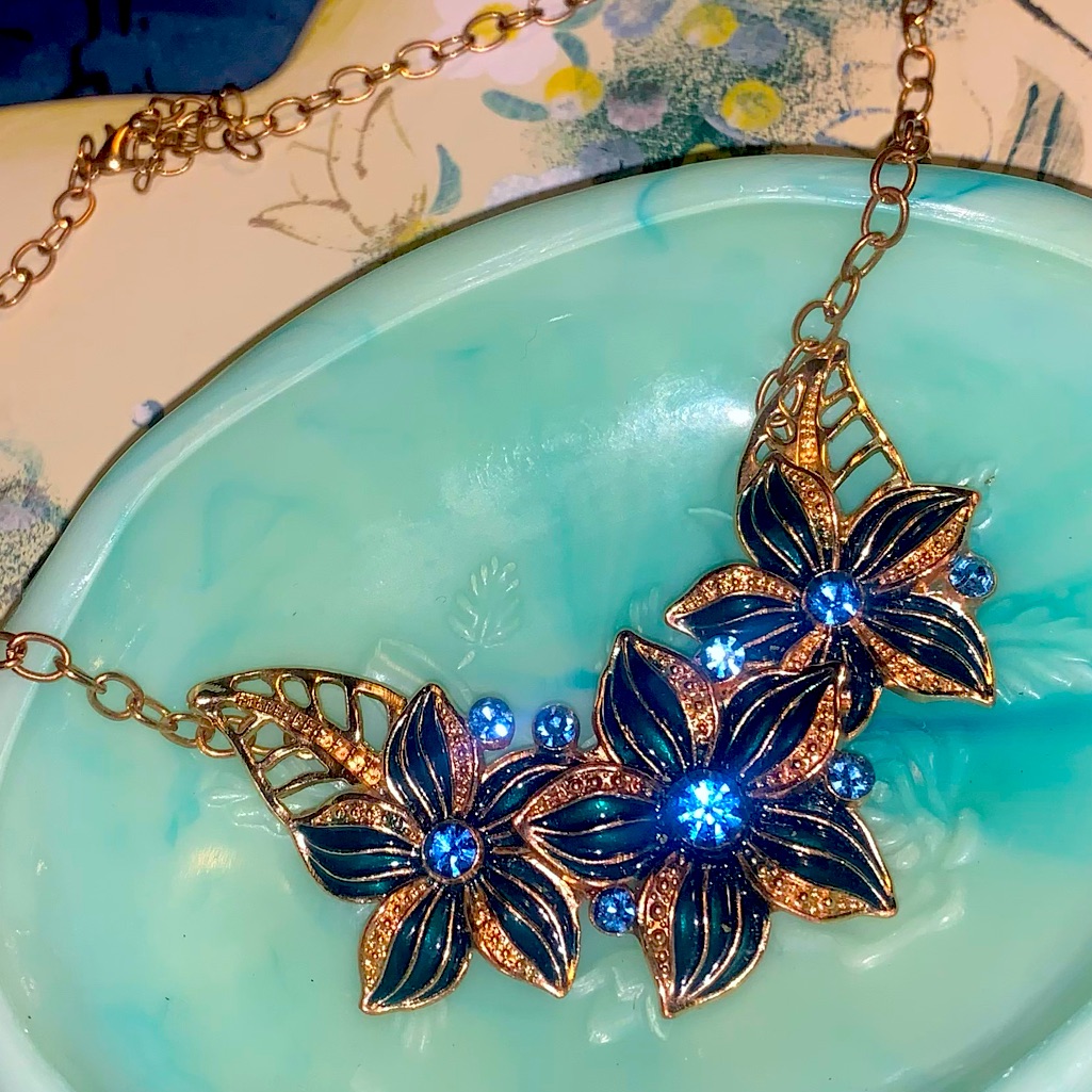 Elegant Lux 14kge Blue Sapphire Collar Necklace!So Pretty!Perfect Condition!